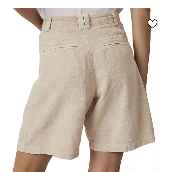Free People sand colored linen shorts. - Picture 4 of 7